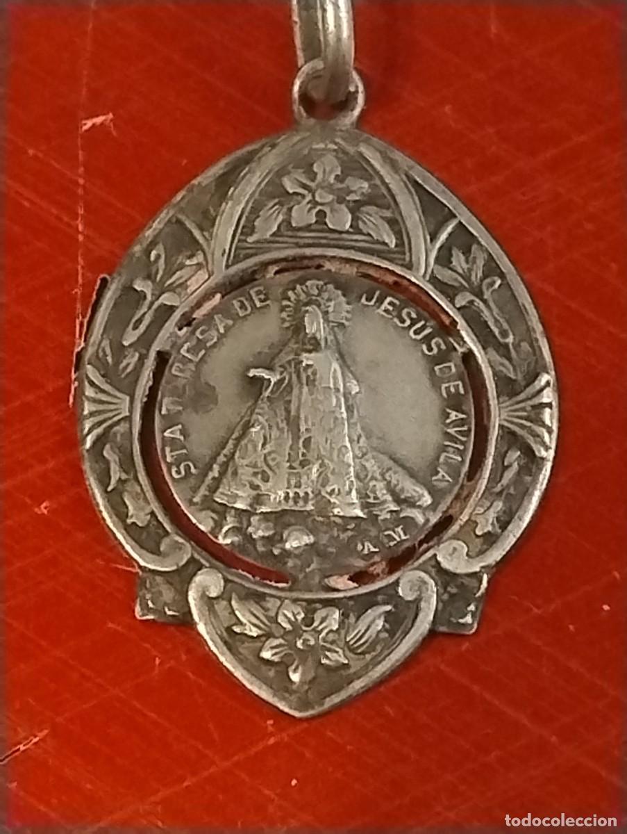 Antig&uuml;edades: Antigua medalla religiosa de Santa Teresa de Jes&ugrave;s. Unos 2,50 x 2 cm