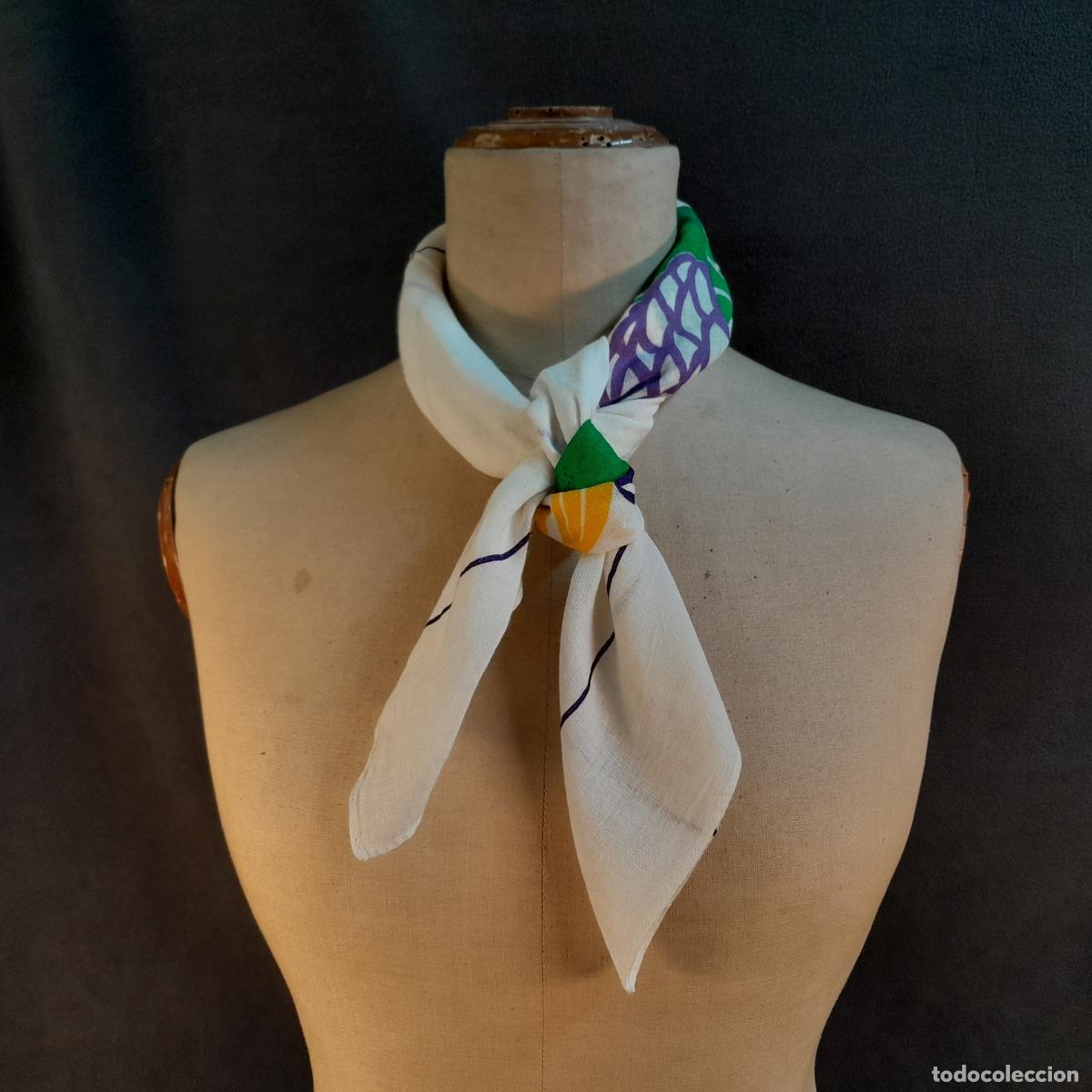 Antig&uuml;edades: VE-297. FOULARD VINTAGE DISE&Ntilde;O FRUTAS FIRMADO CRIS CAREL. ALGOD&Oacute;N. 1980