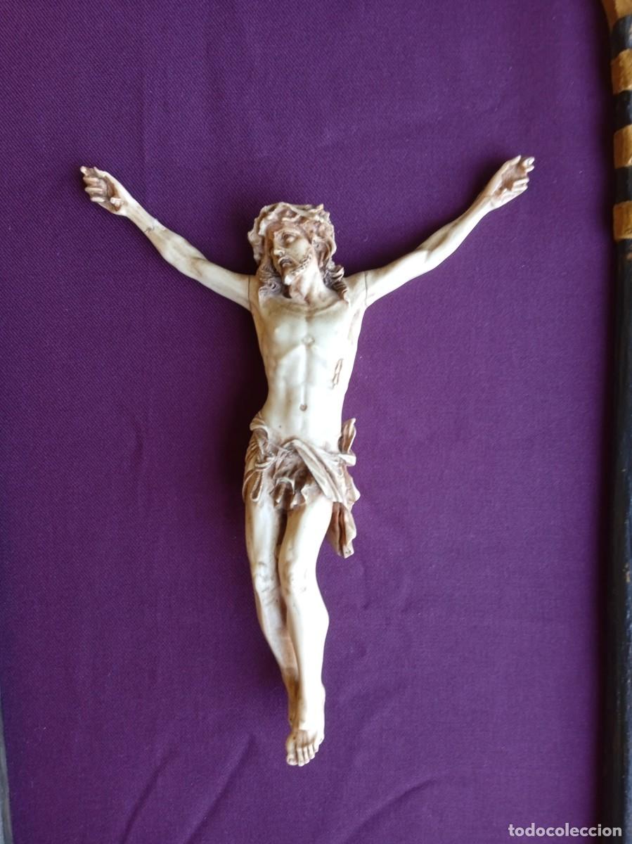 Antig&uuml;edades: Marco retablo con Crucifijo - Foto 3