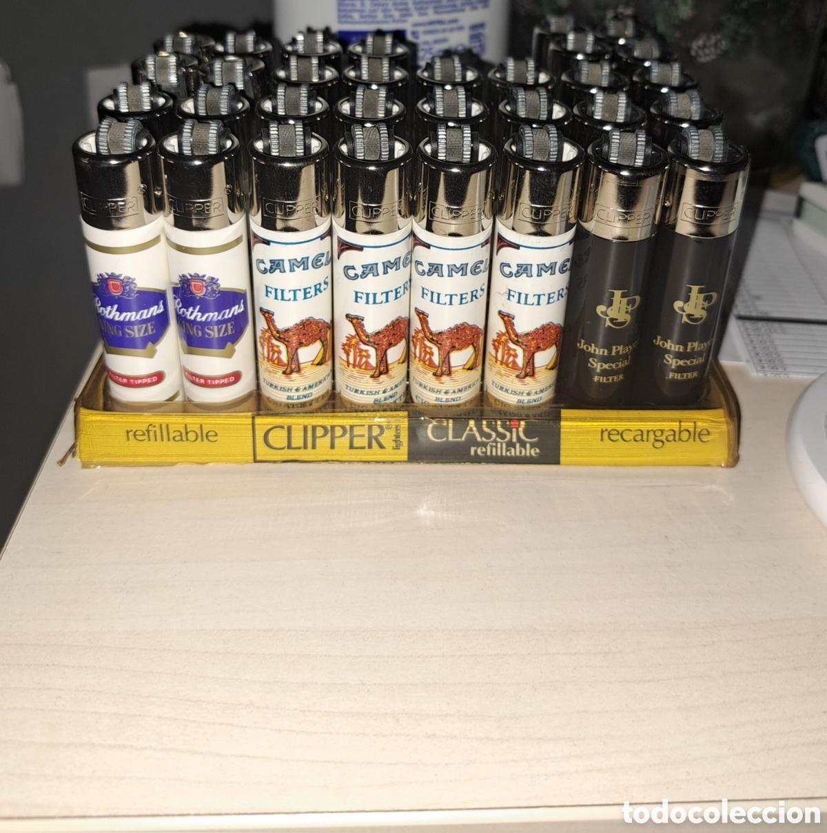 Antig&uuml;edades: Caja com 32 mecheros clipper antiguos