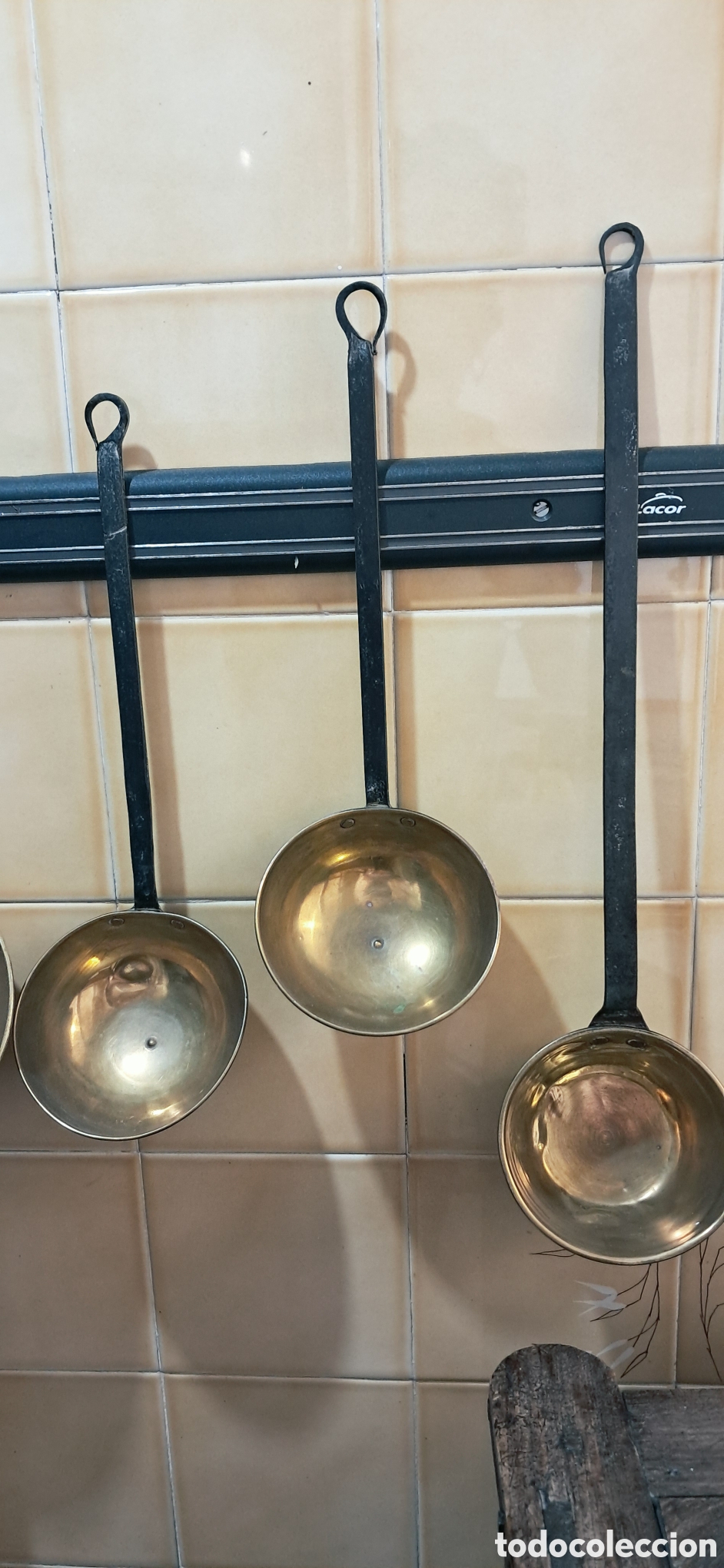 Antig&uuml;edades: Cazos antiguos de bronce