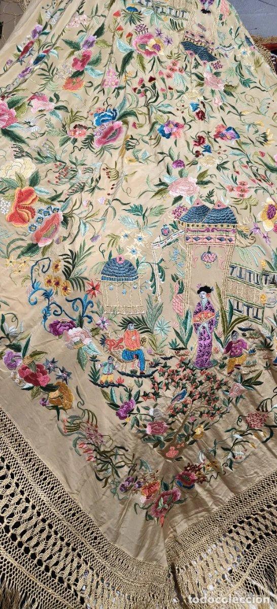 Antig&uuml;edades: Manton de Manila bordado floral