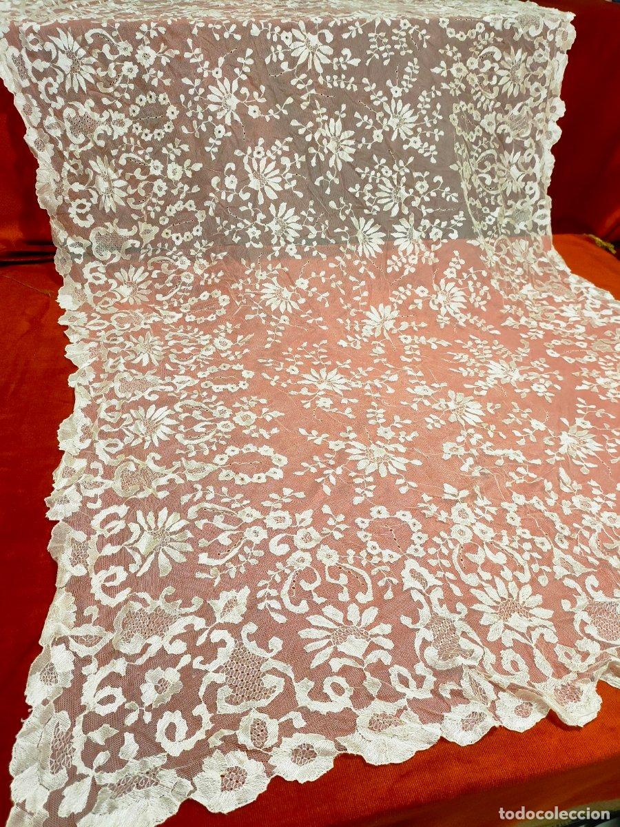 Antig&uuml;edades: Velo mantilla de novia hecho a mano