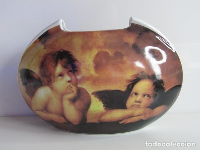 Antig&uuml;edades: PRECIOSO JARRON DE PORCELANA VINTAGE REPRESENTANDO A QUERUBINES DE RAFAEL A&Ntilde;OS 80