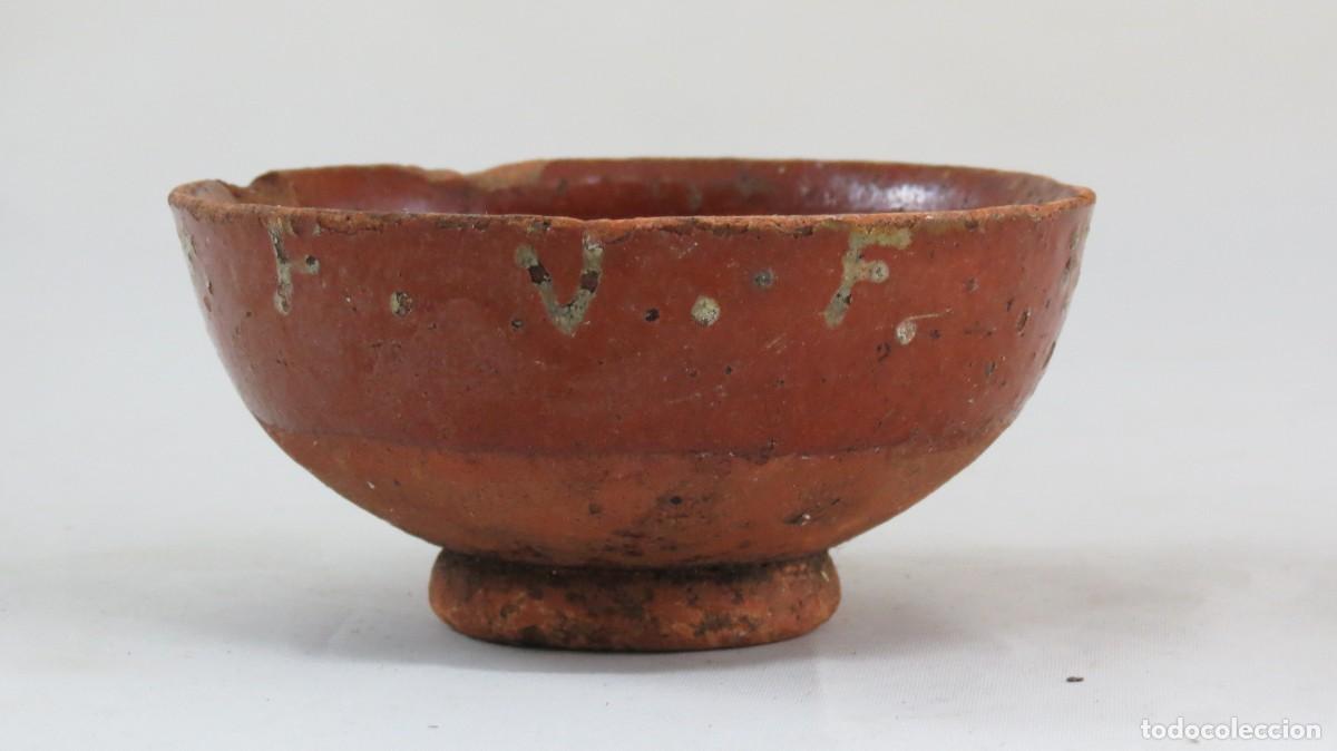 Antig&uuml;edades: Tijela barro-Barcelos- com as iniciais F.V.F. a amarelo, n&ordm;2; Circa 1900;