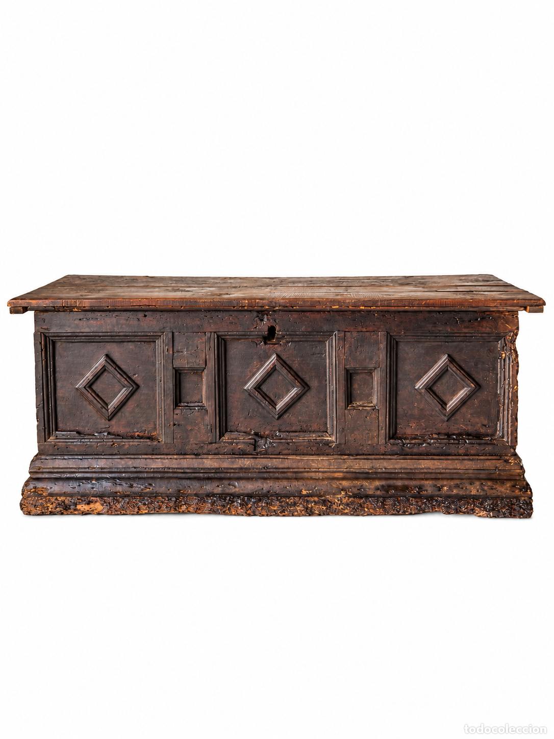 Antig&uuml;edades: Antigua Caja, Arca Catalana - Madera de Alba - Decorada con Rombos - S.XVII-XVIII