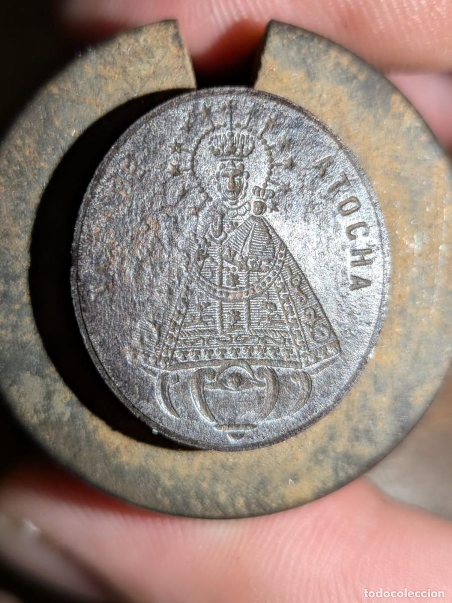 Antig&uuml;edades: NUESTRA SE&Ntilde;ORA DE ATOCHA. PATRONA DE MADRID. CU&Ntilde;O DE ACERO PARA MEDALLAS SIGLO XIX
