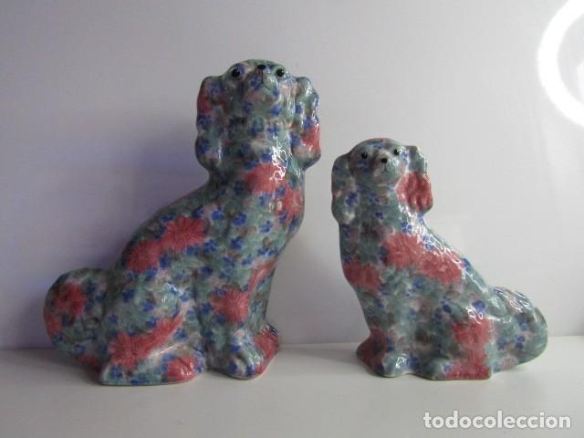 Antig&uuml;edades: PRECIOSA PAREJA DE PERROS SPANIEN PORCELANA INGLESA PARK ROSE POTTERY PATR&Oacute;N FLORAL A&Ntilde;OS 70