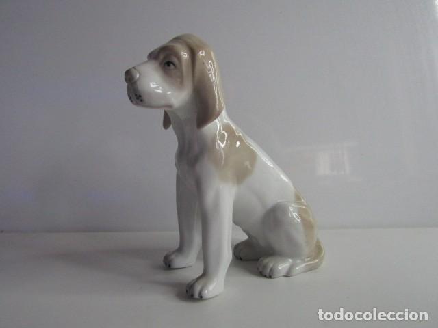 Antig&uuml;edades: PRECIOSO CACHORRO DE PERRO SENTADO PORCELANA INGLESA SIN SELLO