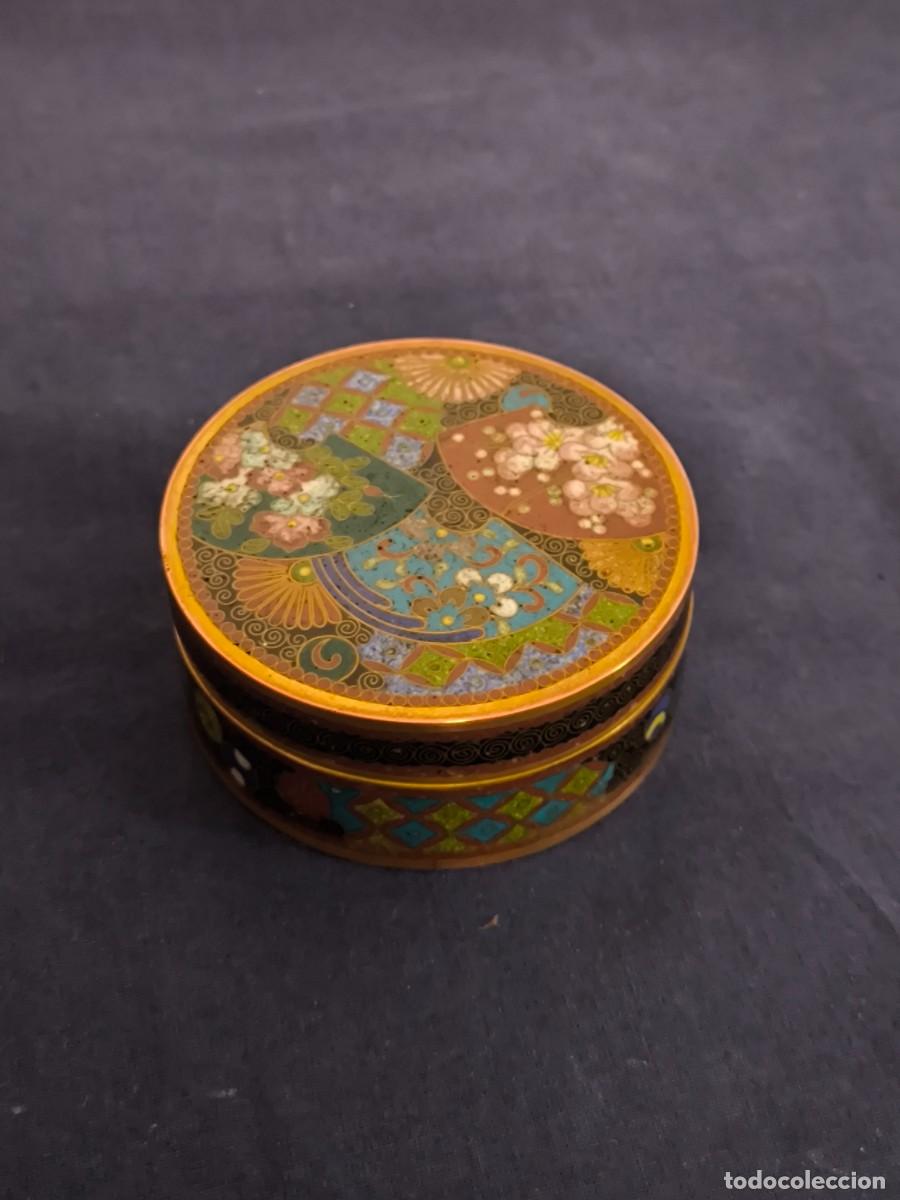 Antig&uuml;edades: CAJA JAPONESA REALIZADA EN CLOISONNE Y DE EPOCA MEIJI