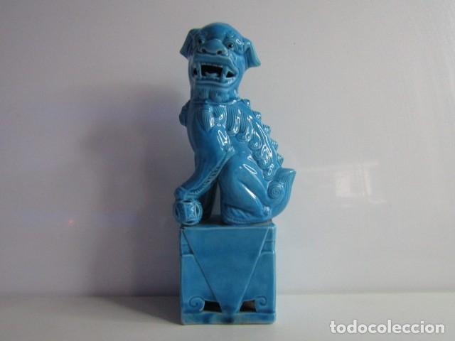 Antig&uuml;edades: PRECIOSO PERRO LEON FU FOO DE 21 CM - Foto 1