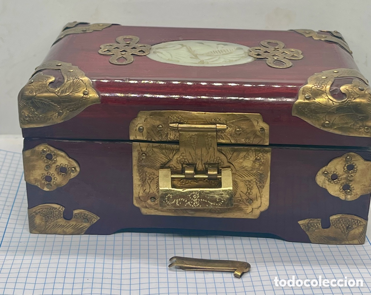 Antig&uuml;edades: JOYERO CHINO CON CANDADO , NACAR