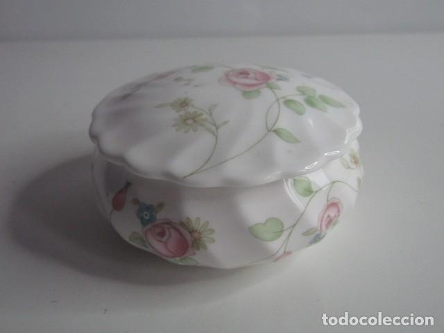 Antig&uuml;edades: PRECIOSA CAJITA PORTAJOYAS JOYERO DE PORCELANA INGLESA WEDGWOOD ROSEHIP