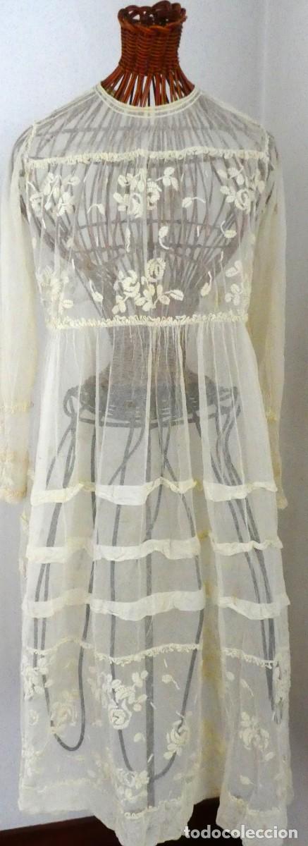 Antig&uuml;edades: ANTIGUO VESTIDO DE ENCAJE S.XIX