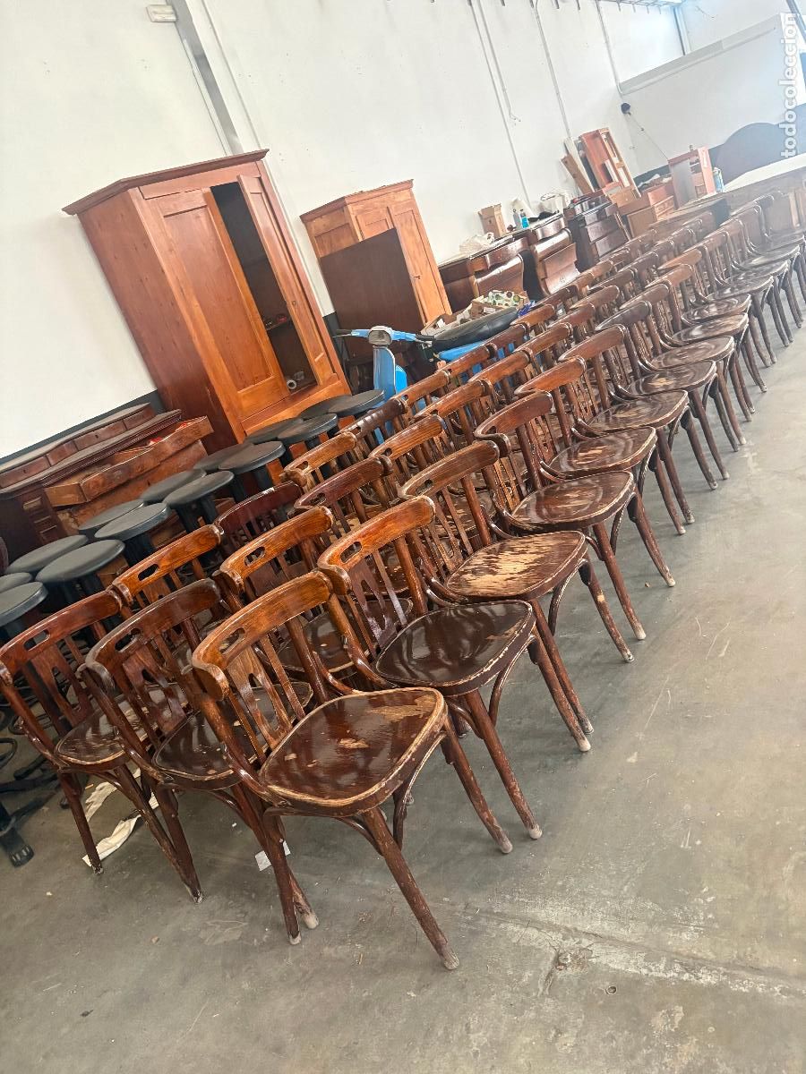 Antig&uuml;edades: 46 Sillas/sillones s&oacute;lidos Tipo thonet, recojida Vic