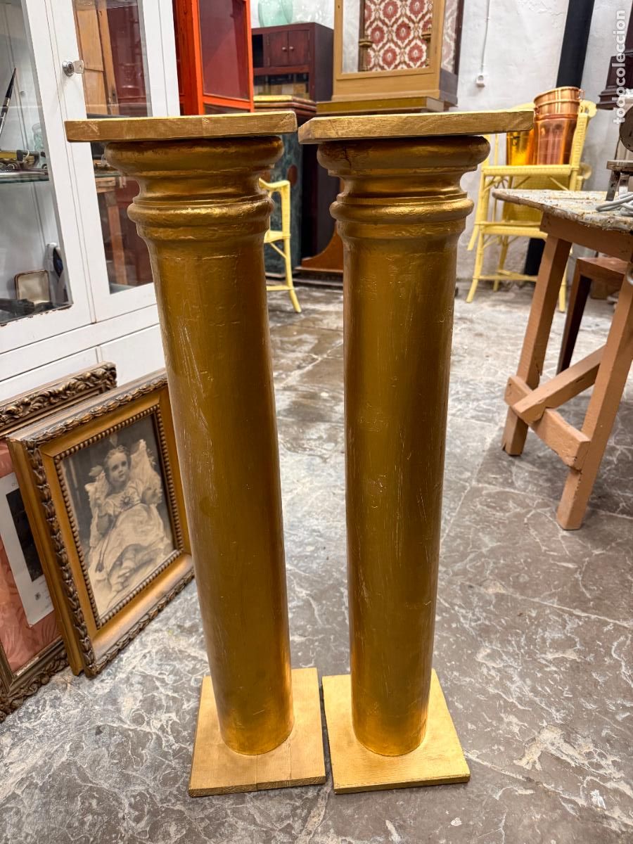 Antig&uuml;edades: ANTIGUA PAREJA DE COLUMNAS PEDESTAL DE MADERA - MEDIDA 89 CM Y 20X20 CM DE BASE - RELIGIOSO