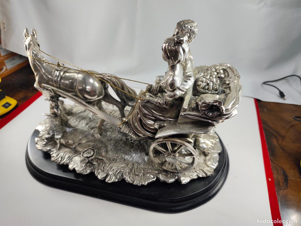 Antig&uuml;edades: carruaje con laminado de plata de ley