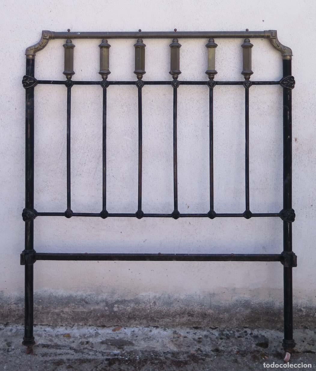 Antig&uuml;edades: CABECERO DE CAMA. LATON HIERRO. SIGLO XIX