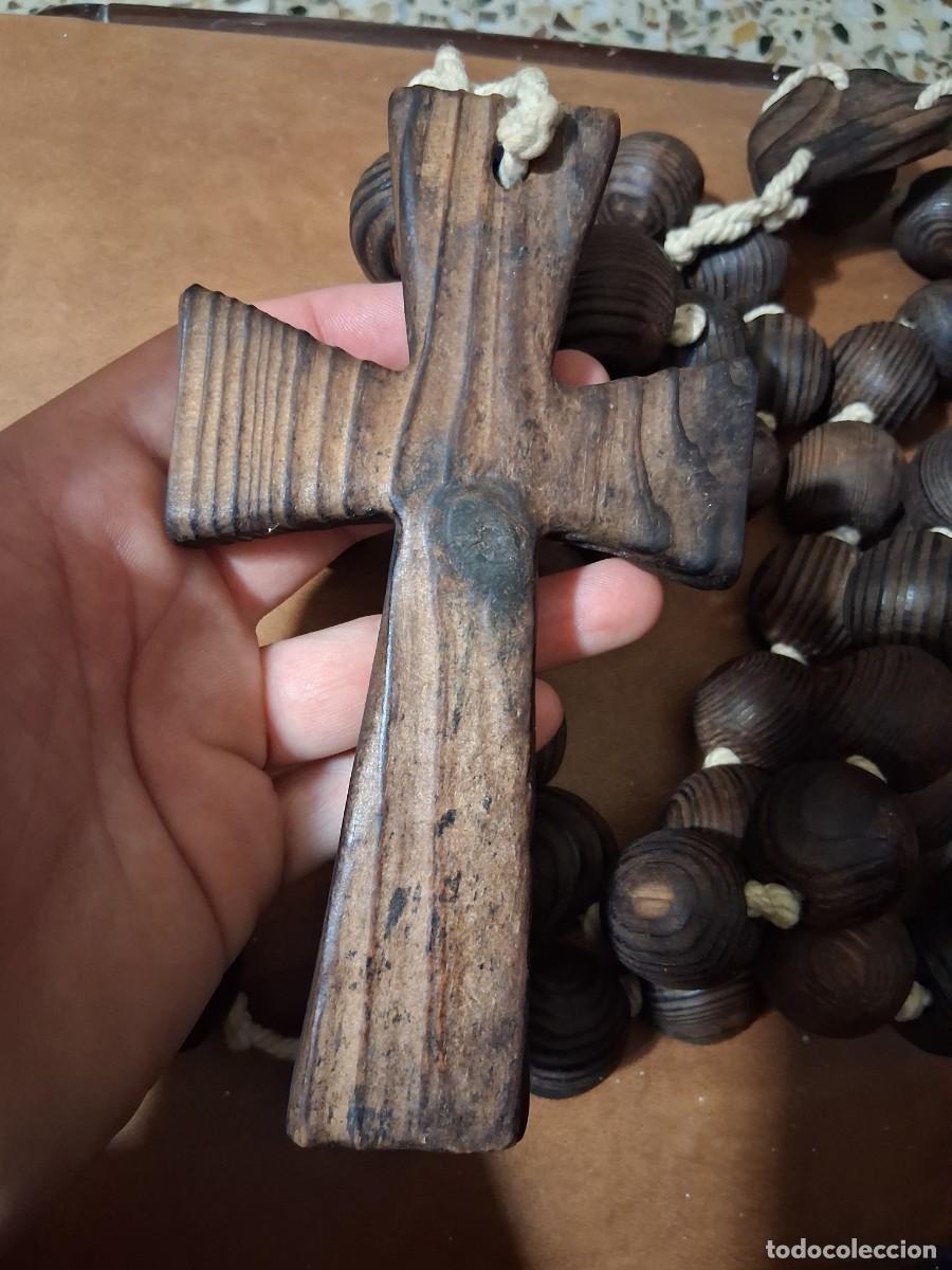 Antig&uuml;edades: Rosario grande con cruz crucifijo de madera