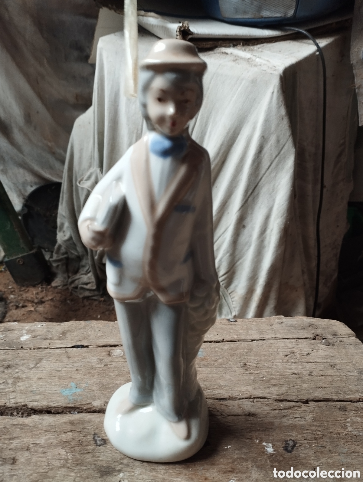 Antiques: Figura vintage de porcelana