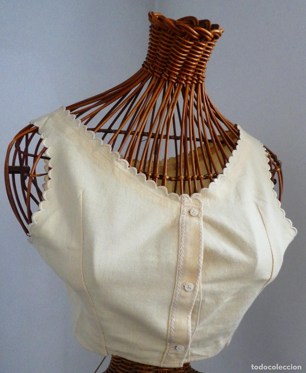 Antig&uuml;edades: ANTIGUO CHALECO CORPI&Ntilde;O DE LANA PPIO. S. XX