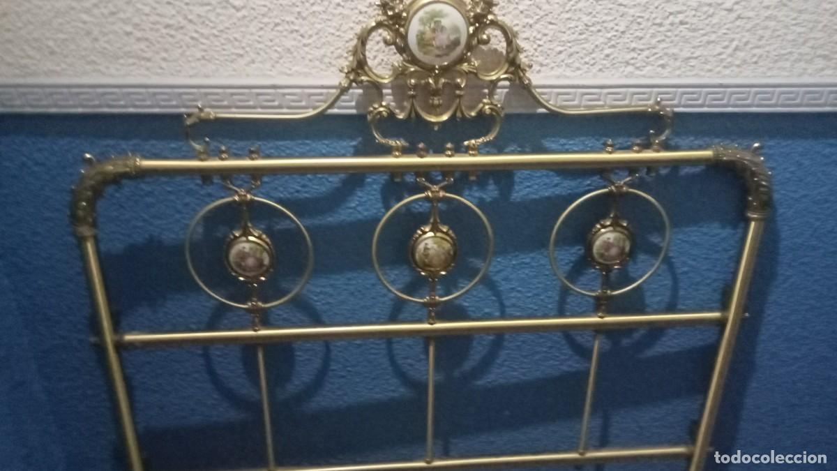 Antig&uuml;edades: En venta espectacular cama antigua de matrimonio completa (cabecero y piecero a juego) original de f