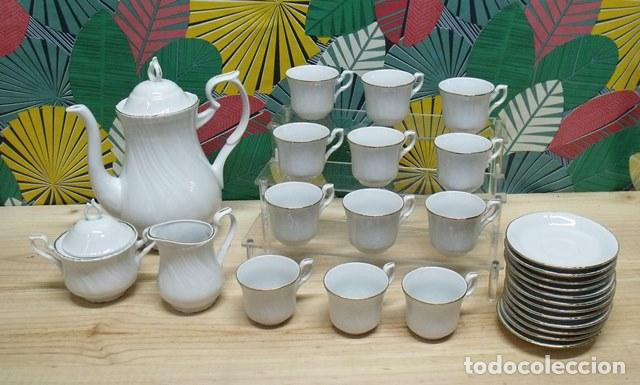 Antig&uuml;edades: Juego Caf&eacute; o T&eacute; Porcelana Fina Crown Regal - 12 Servicios - Tetera - Azucarero - Lechera