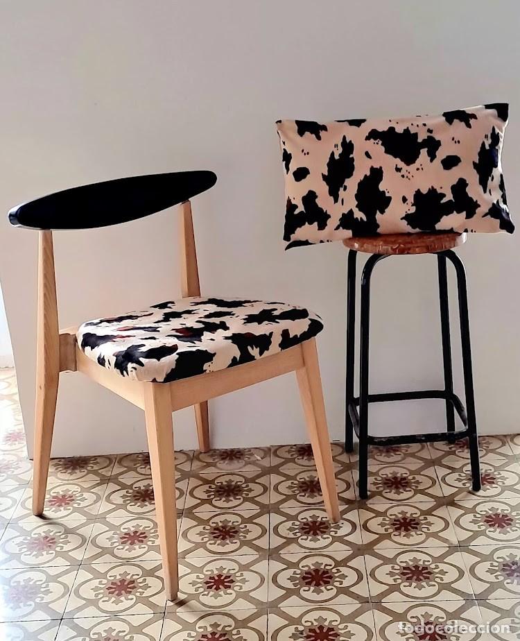 Antig&uuml;edades: Silla Mid-Century A&ntilde;os 60 Restaurada &ndash; Madera de Haya, Terciopelo Cow Print y Coj&iacute;n