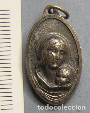 Antig&uuml;edades: MEDALLA DE LA VIRGEN Y EL NI&Ntilde;O EN EL ANVERSO - CORAZ&Oacute;N DE JES&Uacute;S EN EL REVERSO