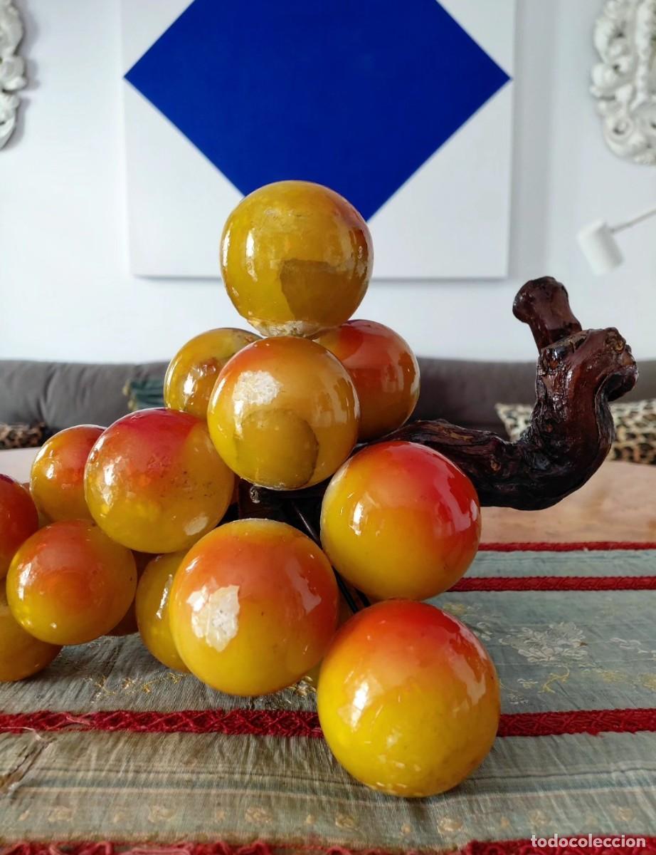 Antig&uuml;edades: Enorme racimo de uvas en alabastro. Piedra - Foto 3