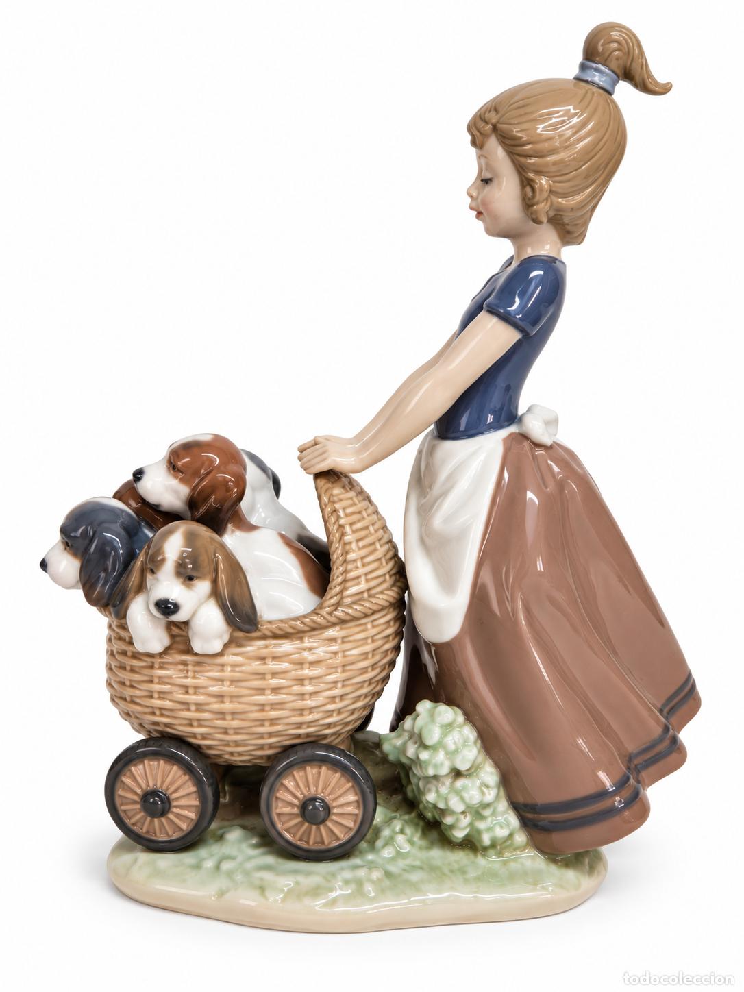 Antig&uuml;edades: Figura de Porcelana Lladr&oacute;, Paseando Cachorros Coche - Ref. 5364 - Escultor Jos&eacute; Roig - A&ntilde;o 1986