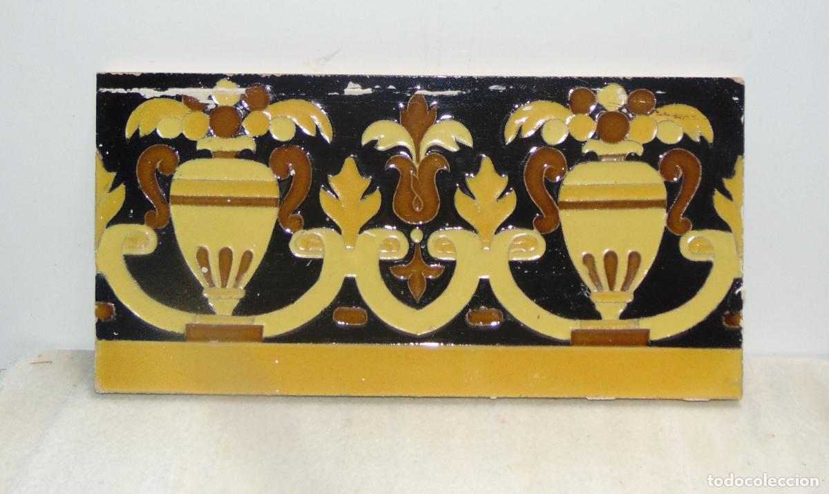 Antiguidades: AZULEJO SEVILLANO CERAMICA SANTA ANA, TRIANA, 25x14CM