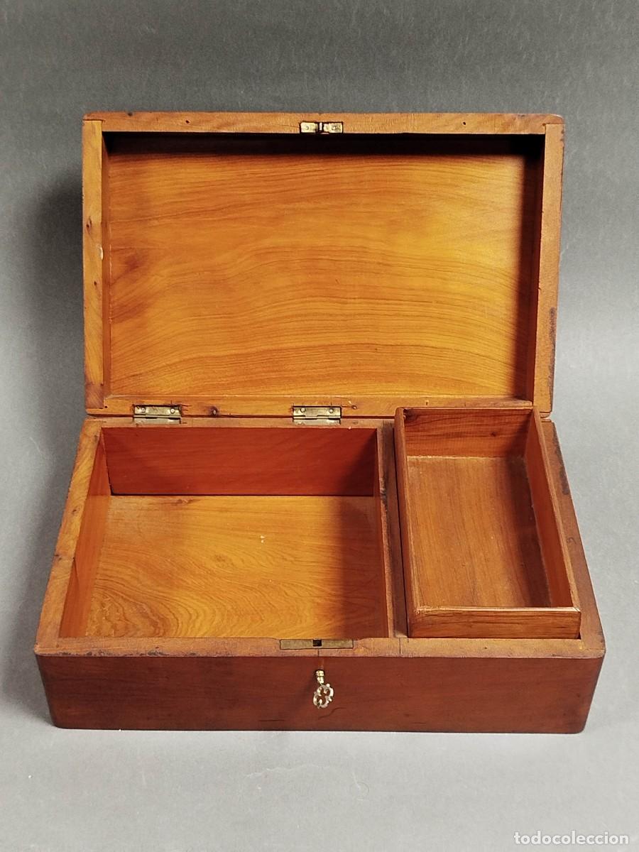 Antig&uuml;edades: CAJA DE MADERA DE TEKA CON MARQUETERIA - Foto 2