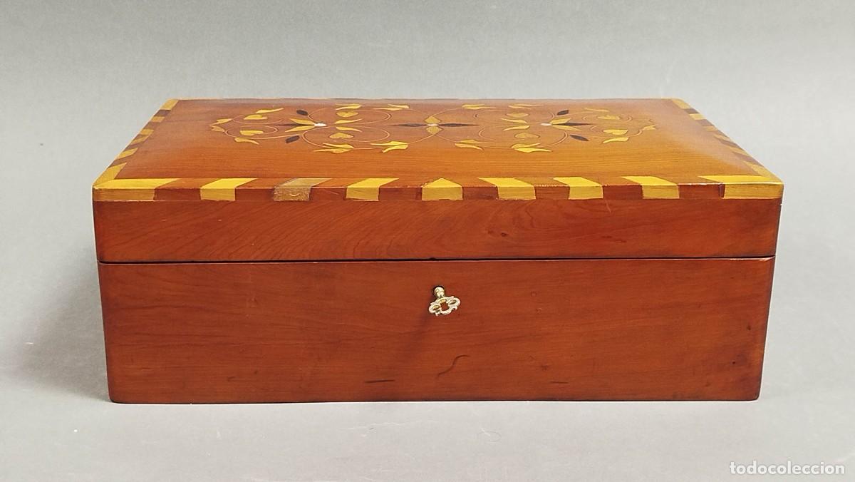 Antig&uuml;edades: CAJA DE MADERA DE TEKA CON MARQUETERIA - Foto 6