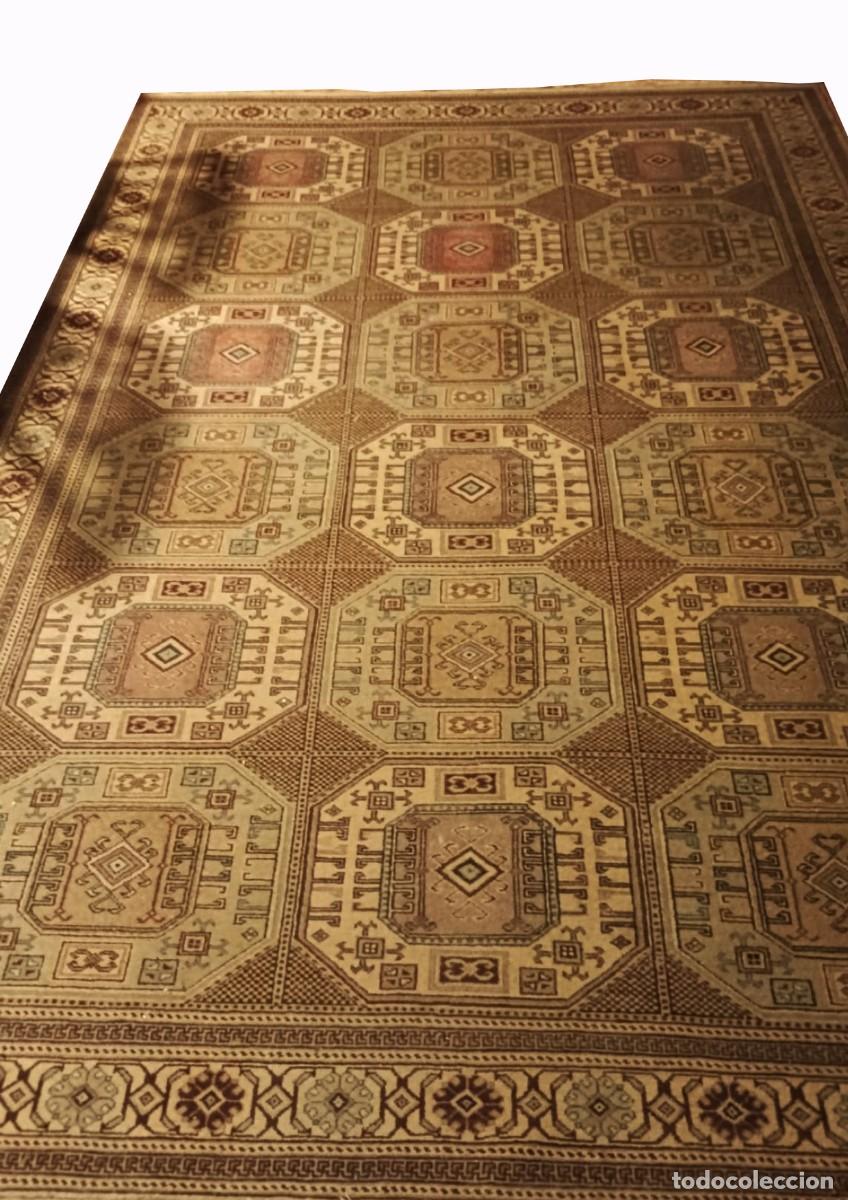 Antig&uuml;edades: ALFOMBRA ORIENTAL ESTILO TURCOMANO