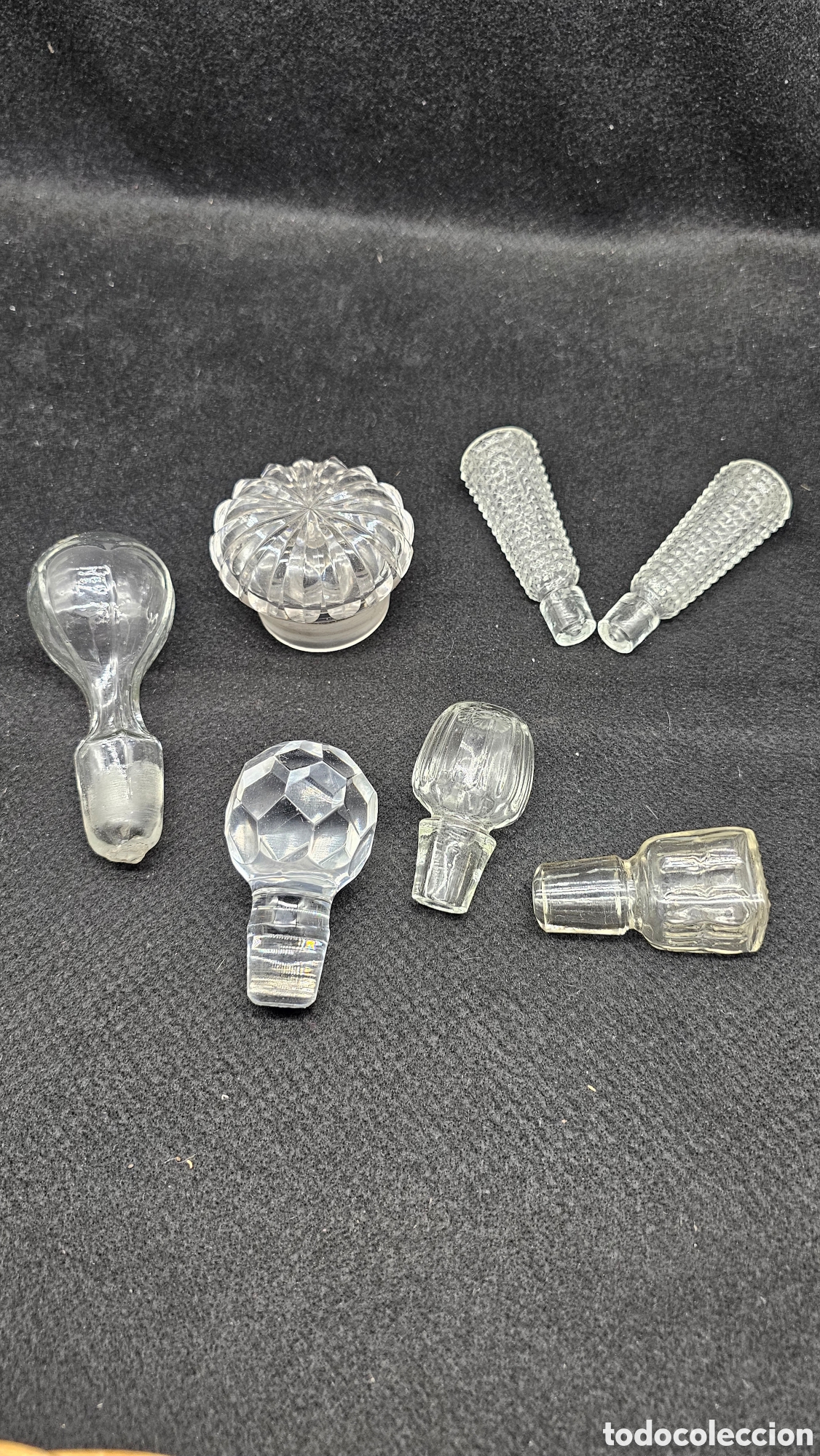 Antig&uuml;edades: Lote de tapas de cristal y vidrio