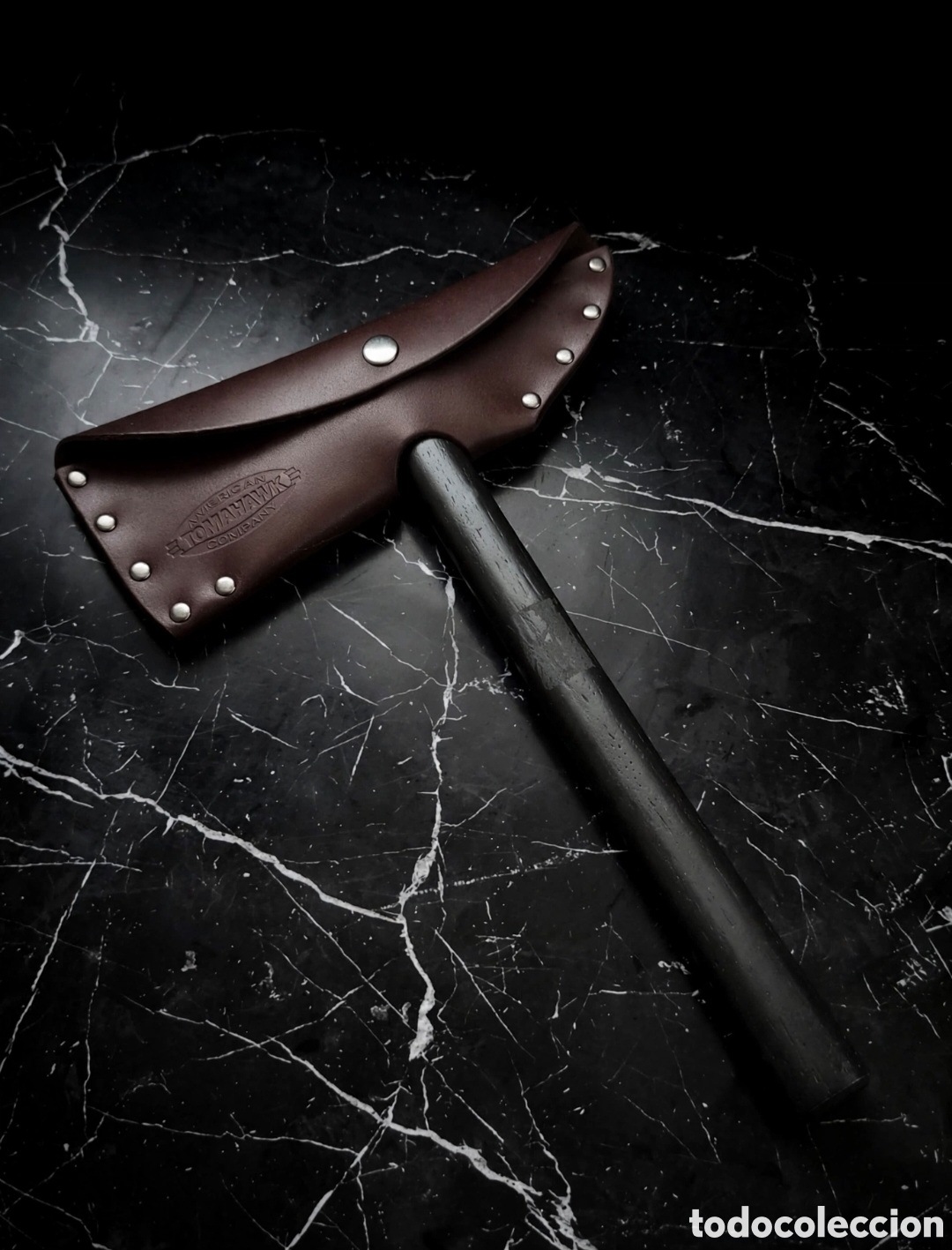 Antig&uuml;edades: Tomahawk madera ATC* con funda de cuero original. - Foto 2