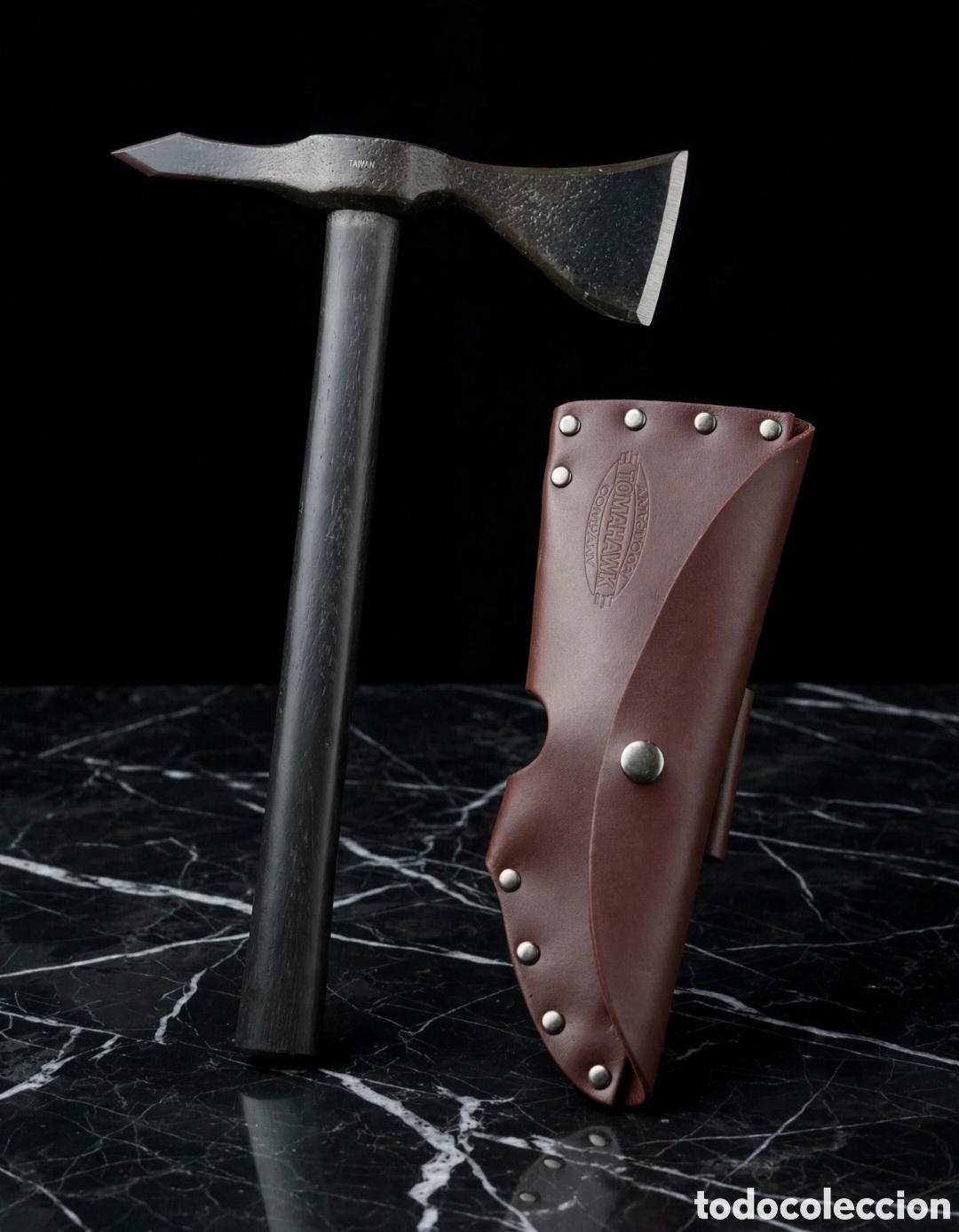 Antig&uuml;edades: Tomahawk madera ATC* con funda de cuero original. - Foto 4