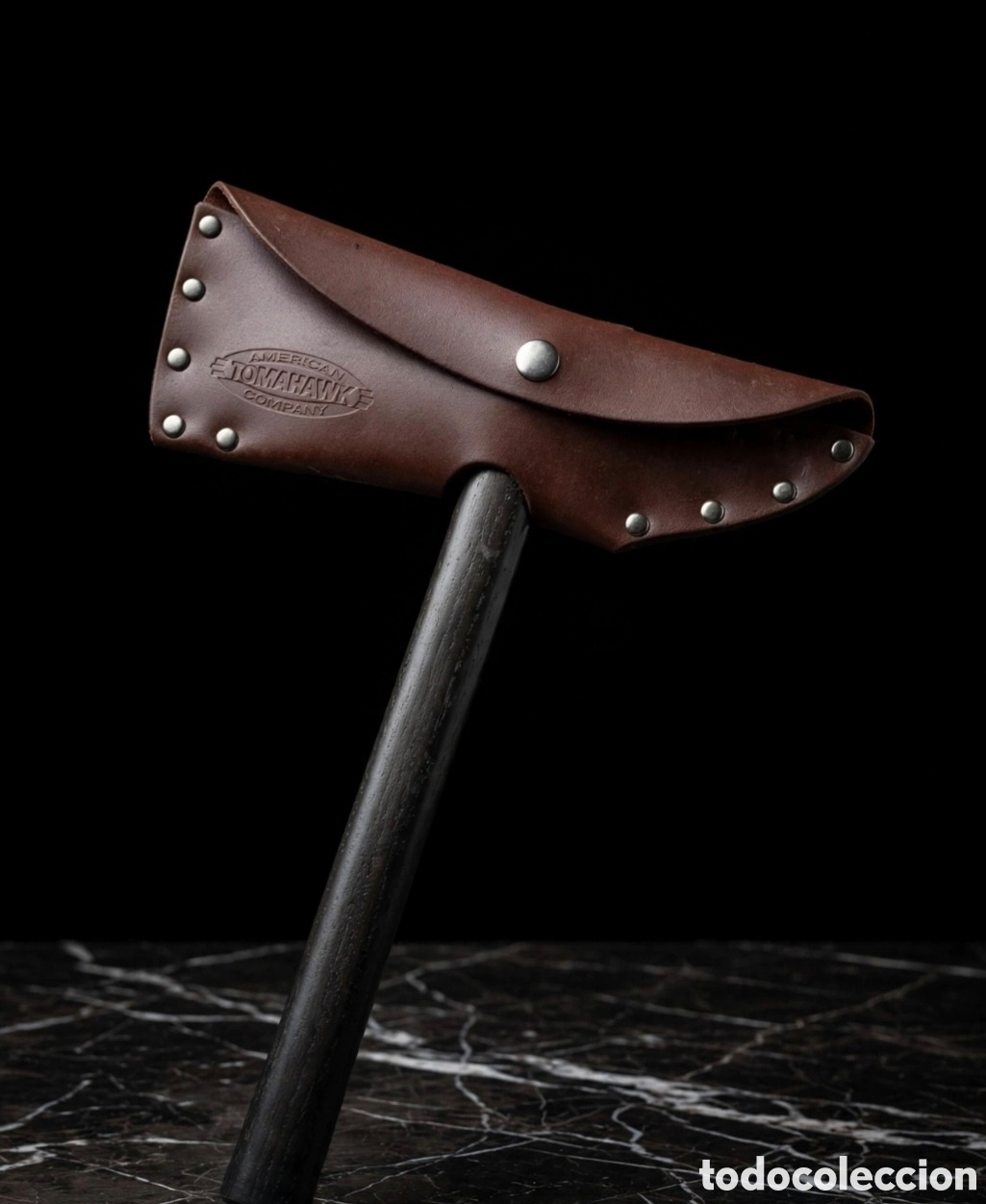 Antig&uuml;edades: Tomahawk madera ATC* con funda de cuero original. - Foto 6