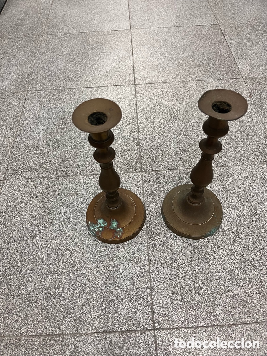 Antig&uuml;edades: Lote de 12 candelabros de bronce s XIX - Foto 3