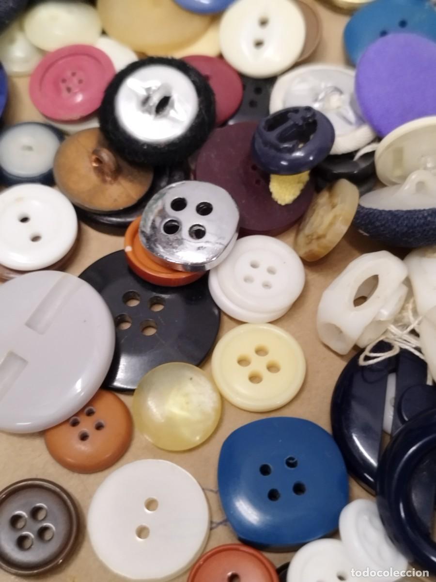 Antig&uuml;edades: Gran lote variado de botones de diferentes modelos. Sin contar. - Foto 7