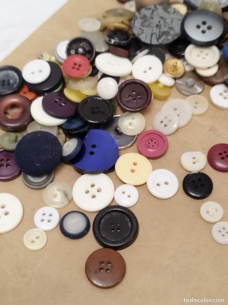 Antig&uuml;edades: Gran lote variado de botones de diferentes modelos. Sin contar. - Foto 8