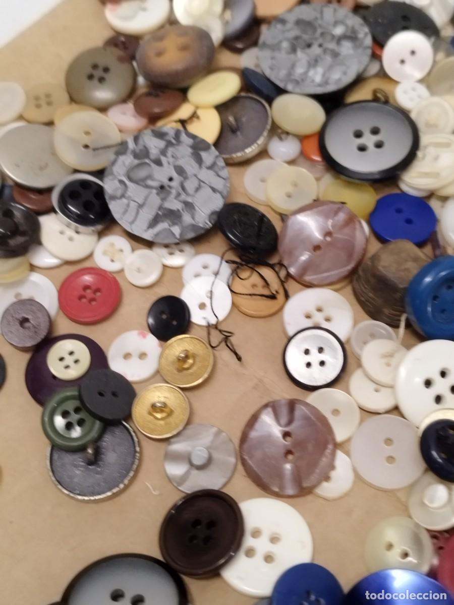 Antig&uuml;edades: Gran lote variado de botones de diferentes modelos. Sin contar. - Foto 10