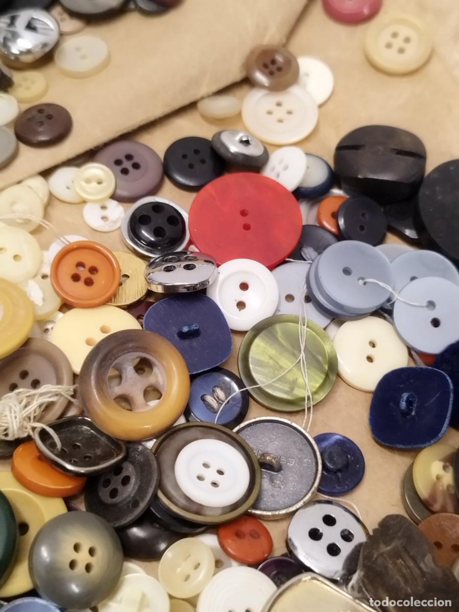 Antig&uuml;edades: Gran lote variado de botones de diferentes modelos. Sin contar. - Foto 21