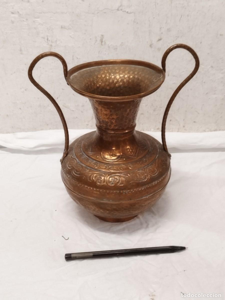 Antig&uuml;edades: Antigua vasija o jarra de cobre o aran.