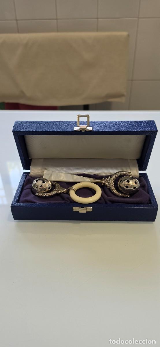 Antig&uuml;edades: Antiguo juego sonajero y mordedor bautizo plata y nacar