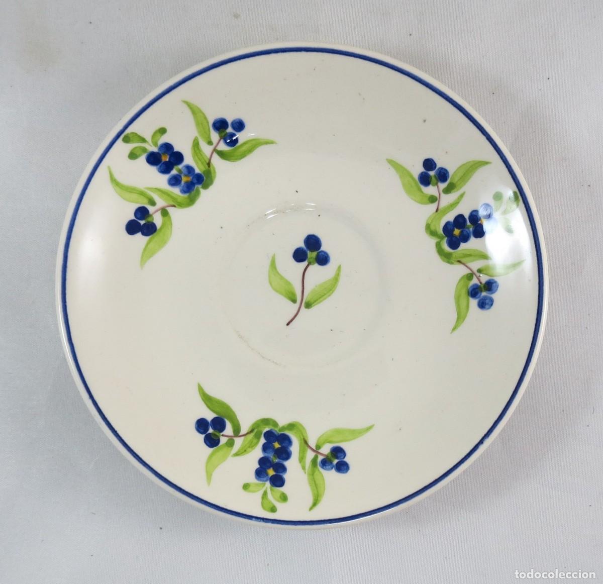 Antig&uuml;edades: Prato Carvalhinho decorado com flores n&ordm;4; Di&acirc;metro &ndash; 14cm;