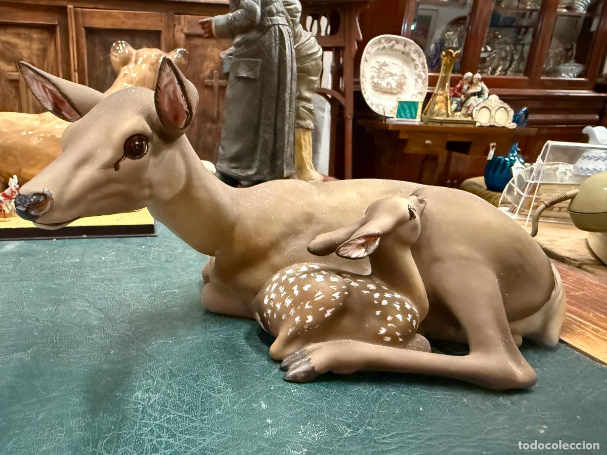 Antig&uuml;edades: CIERVA DE PORCELANA C.MARTINU - MEDIDA 25 CM