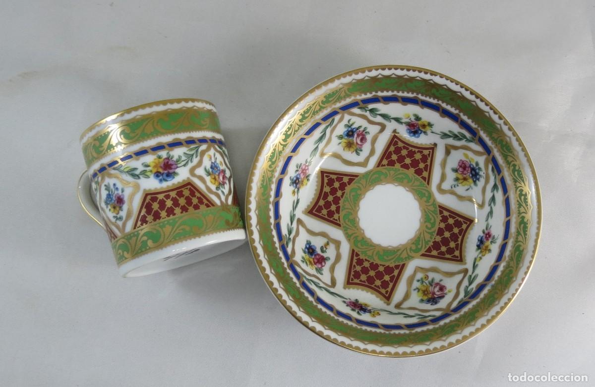 Antig&uuml;edades: Ch&aacute;vena com pires c&oacute;pia do Instituto Portugu&ecirc;s de Museus. Ch&aacute;vena altura - 6cm Di&acirc;metro - 6cm