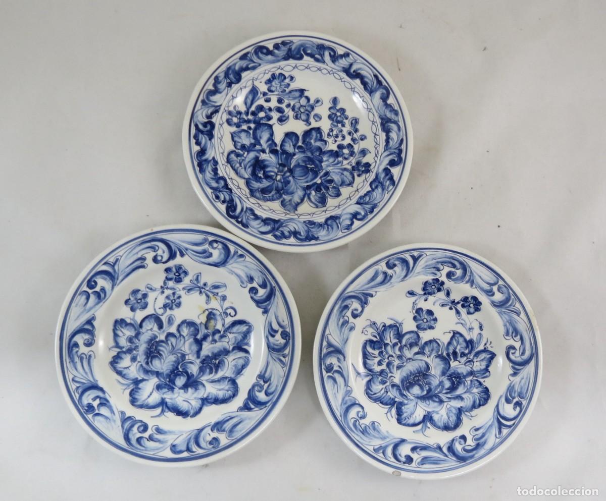 Antig&uuml;edades: 3 Pratos Coimbra faian&ccedil;a portuguesa decorado com flores; Marcados como &eacute; mostrado; Di&acirc;metro-16cm;